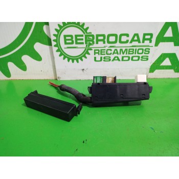 Recambio de caja reles / fusibles para opel vectra c berlina gts referencia OEM IAM 18064248756  