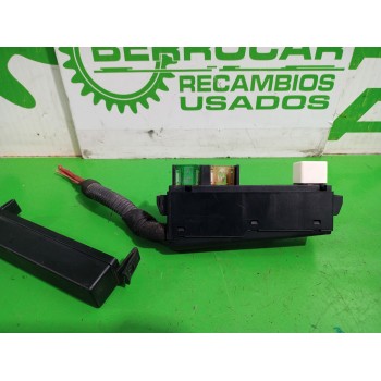Recambio de caja reles / fusibles para opel vectra c berlina gts referencia OEM IAM 18064248756  