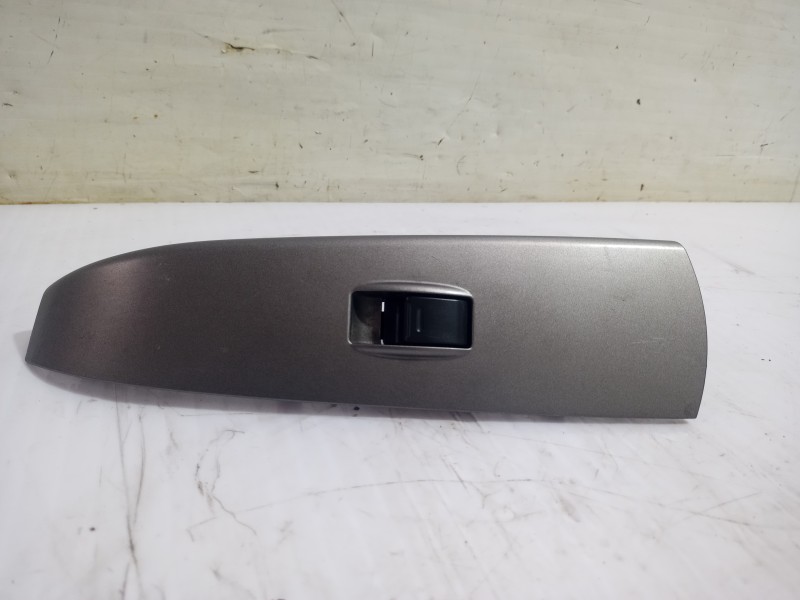Recambio de mando elevalunas trasero izquierdo para toyota prius (nhw20) basis referencia OEM IAM 7427247050  