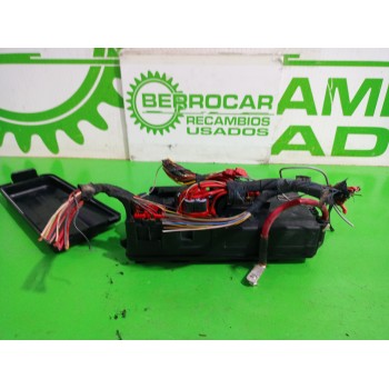 Recambio de caja reles / fusibles para opel vectra c berlina gts referencia OEM IAM 13144709  