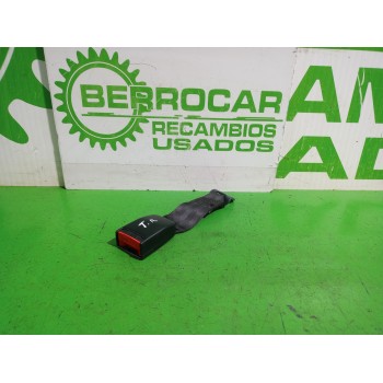 Recambio de enganche cinturon trasero derecho para peugeot 206 berlina e-music referencia OEM IAM 8975R2  