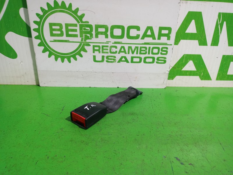 Recambio de enganche cinturon trasero derecho para peugeot 206 berlina e-music referencia OEM IAM 8975R2  