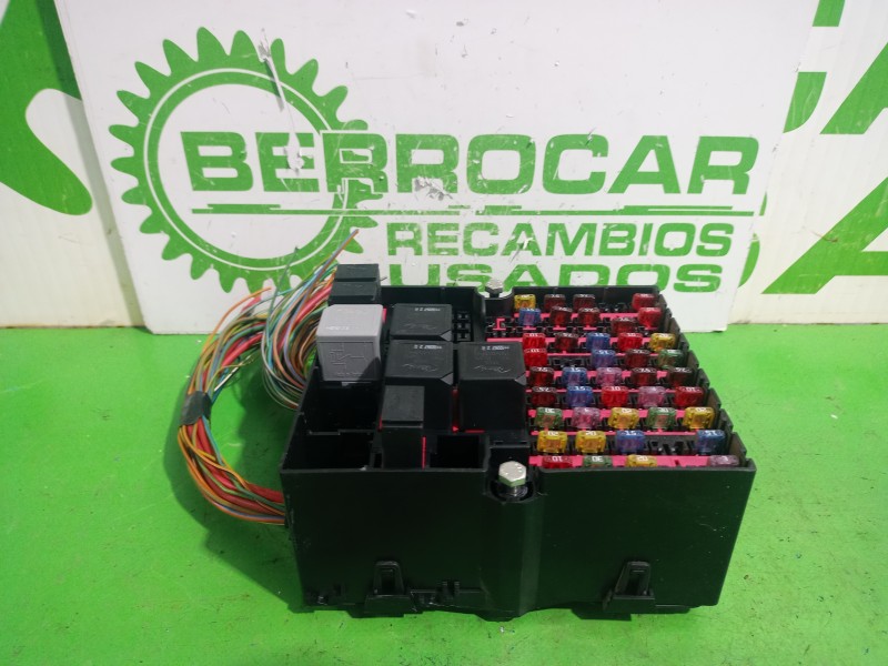 Recambio de caja reles / fusibles para ford fiesta (cbk) fun referencia OEM IAM 2S6T14401  