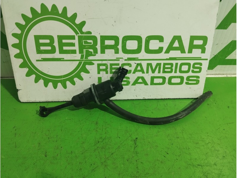 Recambio de bomba de embrague para nissan micra (k12e) 1.2 cat referencia OEM IAM 30610AX715  