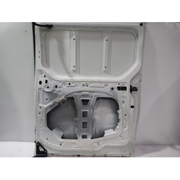 Recambio de puerta lateral corredera derecha para renault trafic furgón l1h1 2,7t referencia OEM IAM 821003024R  