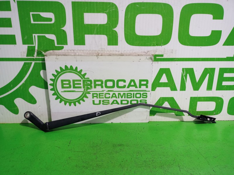 Recambio de brazo limpia delantero derecho para peugeot 206 berlina e-music referencia OEM IAM 6429S0  