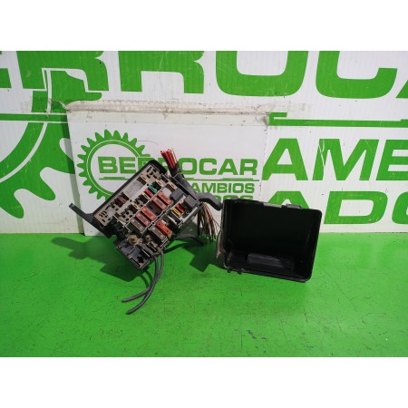 Recambio de caja reles / fusibles para peugeot 206 berlina e-music referencia OEM IAM 9628024480  