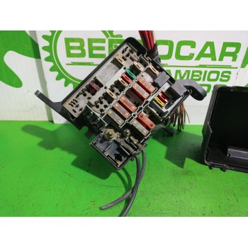 Recambio de caja reles / fusibles para peugeot 206 berlina e-music referencia OEM IAM 9628024480  