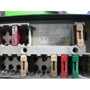 Recambio de caja reles / fusibles para peugeot 206 berlina e-music referencia OEM IAM 9628024480  