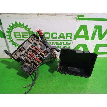 Recambio de caja reles / fusibles para peugeot 206 berlina e-music referencia OEM IAM 9628024480  