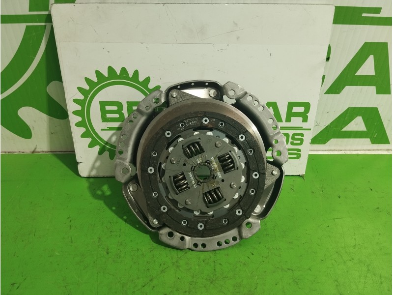 Recambio de kit embrague para nissan micra (k12e) 1.2 cat referencia OEM IAM 318018510 / 119014010  