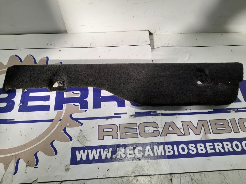 Recambio de suelo maletero para land rover range rover sport 3.6 td v8 referencia OEM IAM ERK500550  
