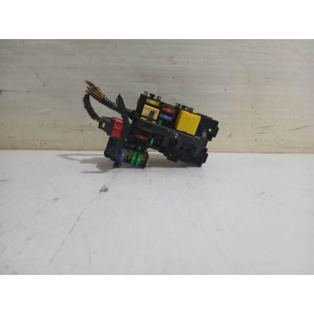Recambio de caja reles / fusibles para opel grandland x design line referencia OEM IAM 9806192580  