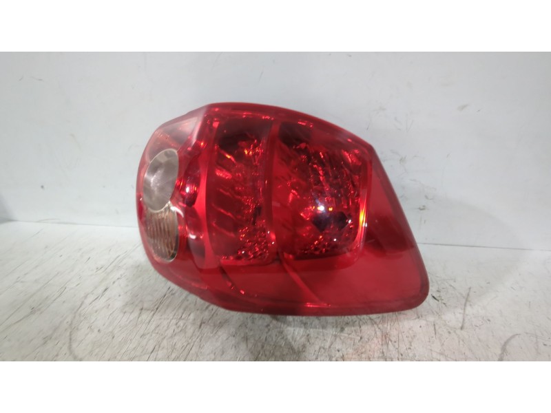 Recambio de piloto trasero izquierdo para toyota auris (_e15_) 1.6 (zre151_) referencia OEM IAM 8156102380  