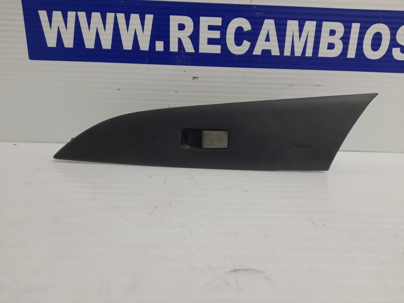 Recambio de mando elevalunas delantero derecho para mazda 3 berlina (bk) 1.6 cd diesel cat referencia OEM IAM BP4K66370  