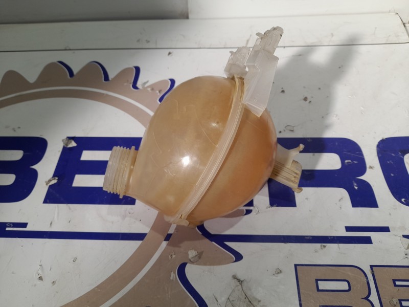 Recambio de deposito expansion para peugeot expert furgón 1.6 blue-hdi fap referencia OEM IAM 9821049380  