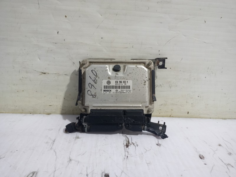 Recambio de centralita motor uce para seat leon (1m1) stella referencia OEM IAM 036906032M  