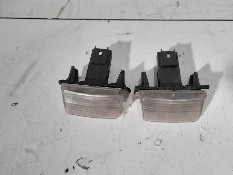 Recambio de piloto matricula para citroën c4 picasso referencia OEM IAM 71907190  