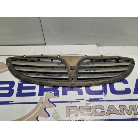 Recambio de rejilla delantera para ssangyong kyron 2.0 xdi referencia OEM IAM 7945109000  