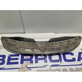 Recambio de rejilla delantera para ssangyong kyron 2.0 xdi referencia OEM IAM 7945109000  