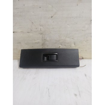 MANDO ELEVALUNAS DELANTERO DERECHO 848100F010 