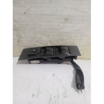 MANDO ELEVALUNAS DELANTERO IZQUIERDO 848200F040 