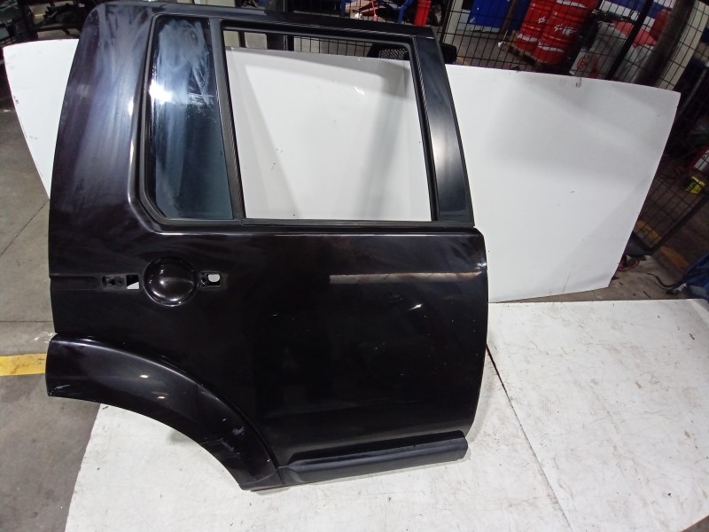 Recambio de puerta trasera derecha para land rover discovery 4 tdv6 hse referencia OEM IAM BFA780180  