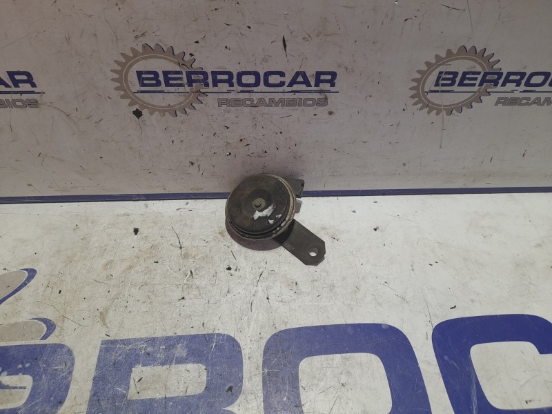 Recambio de claxon para toyota yaris (ncp1/nlp1/scp1) 1.0 cat referencia OEM IAM 865200D010  