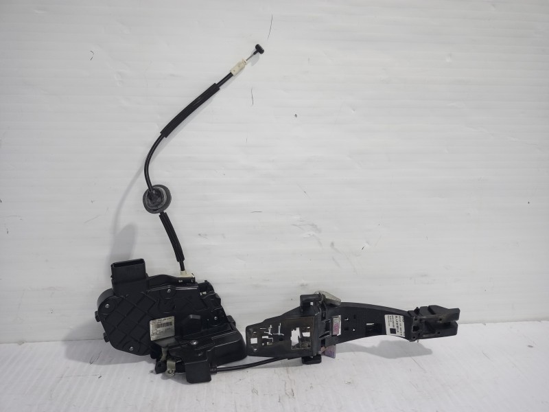 Recambio de cerradura puerta trasera izquierda para land rover discovery 4 tdv6 hse referencia OEM IAM LR011303  