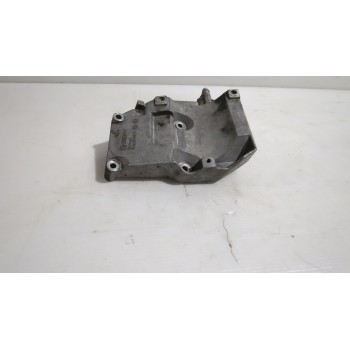 Recambio de soporte alternador para audi a4 b6 (8e2) 1.9 tdi referencia OEM IAM 038260885C  
