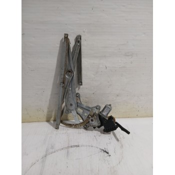 Recambio de elevalunas trasero derecho para toyota corolla verso (zer_, zze12_, r1_) 2.2 d-4d (aur10_) referencia OEM IAM 698300