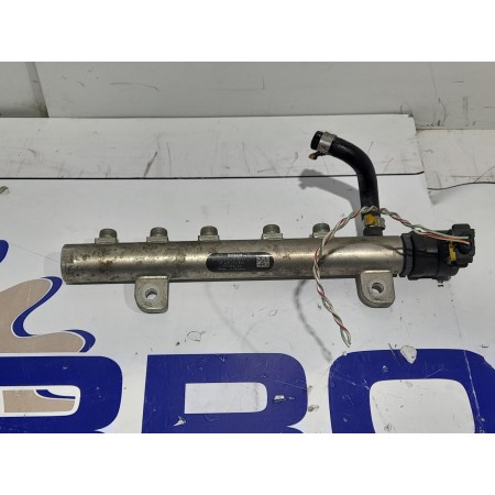 Recambio de rampa inyectora para opel astra h berlina 1.9 cdti referencia OEM IAM 0445214056  