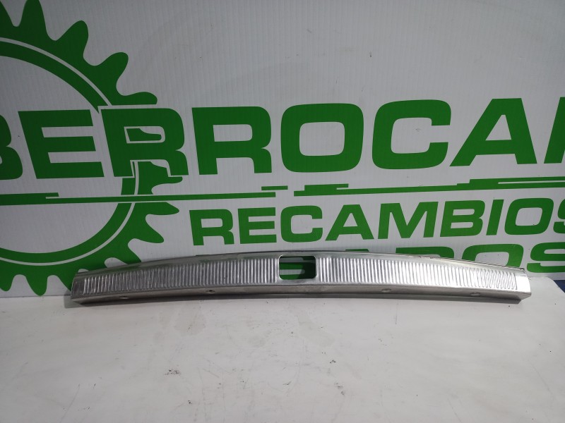 Recambio de moldura para audi a6 berlina (4b2) 2.5 tdi quattro referencia OEM IAM 4B9864483  