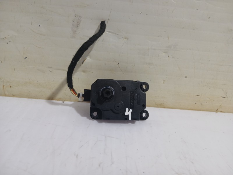 Recambio de motor apertura trampillas climatizador para opel grandland x design line referencia OEM IAM A21201700  