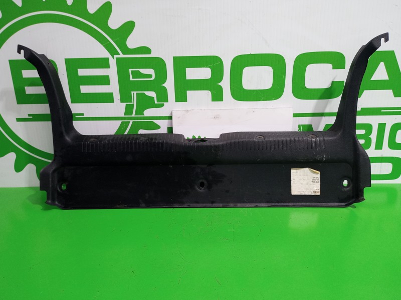 Recambio de molduras traseras para volkswagen golf iii berlina (1h1) 1.9 diesel referencia OEM IAM 1H6863459  