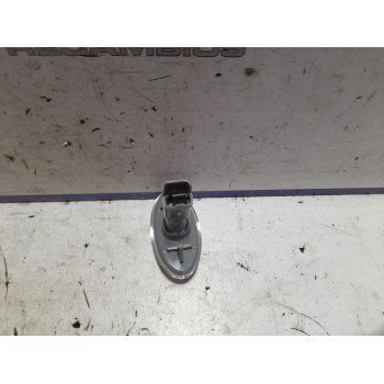 Recambio de piloto lateral izquierdo para peugeot 206 berlina 1.9 diesel referencia OEM IAM 44183535  