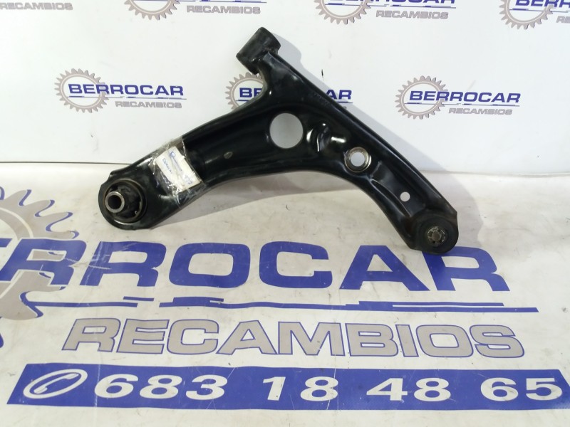 Recambio de brazo suspension inferior delantero derecho para peugeot 107 1.0 cat (384f) referencia OEM IAM 3521L3  