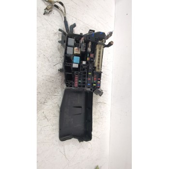 Recambio de caja reles / fusibles para toyota auris (_e15_) 1.6 (zre151_) referencia OEM IAM 7233R0A1  