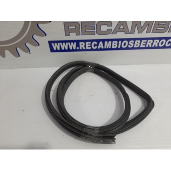 Recambio de goma contorno para mazda 3 berlina (bk) 1.6 cd diesel cat referencia OEM IAM BN8V68914A  