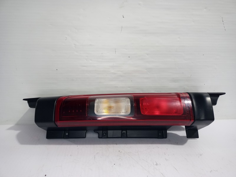 Recambio de piloto trasero derecho para renault trafic furgón l1h1 2,7t referencia OEM IAM 265504656R  