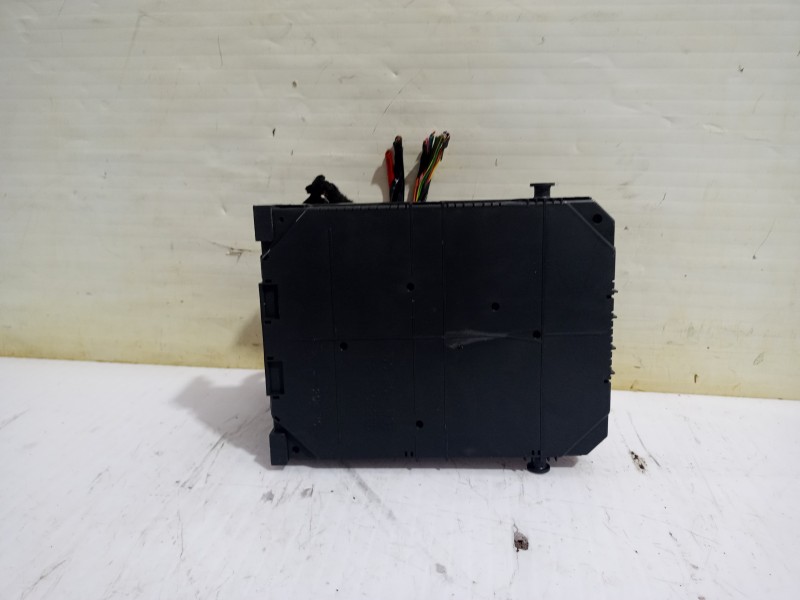 Recambio de caja reles / fusibles para opel grandland x design line referencia OEM IAM 9819854780  