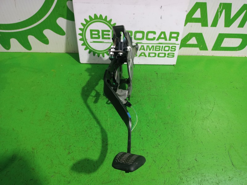 Recambio de pedal embrague para toyota auris touring sports (e18) active referencia OEM IAM 313010F141  