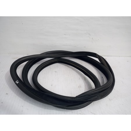 Recambio de goma contorno para land rover discovery 4 tdv6 hse referencia OEM IAM LR015154  