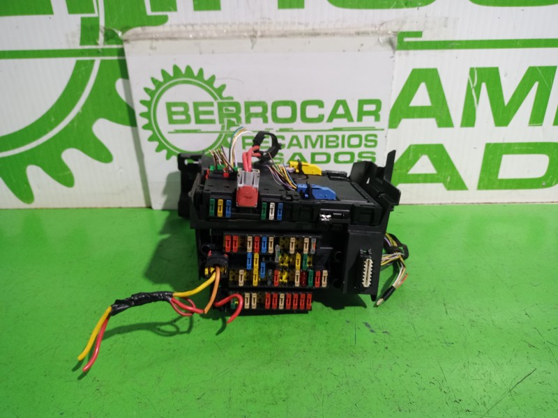 Recambio de caja reles / fusibles para peugeot 206 berlina e-music referencia OEM IAM 9627791880  