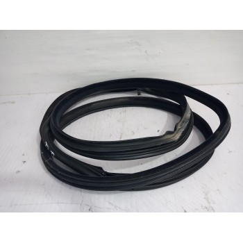 Recambio de goma contorno para land rover discovery 4 tdv6 hse referencia OEM IAM CFE500720  