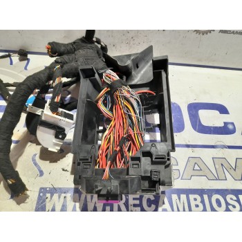 Recambio de caja reles / fusibles para seat mii (kf1) 1.0 referencia OEM IAM 8X0937615  