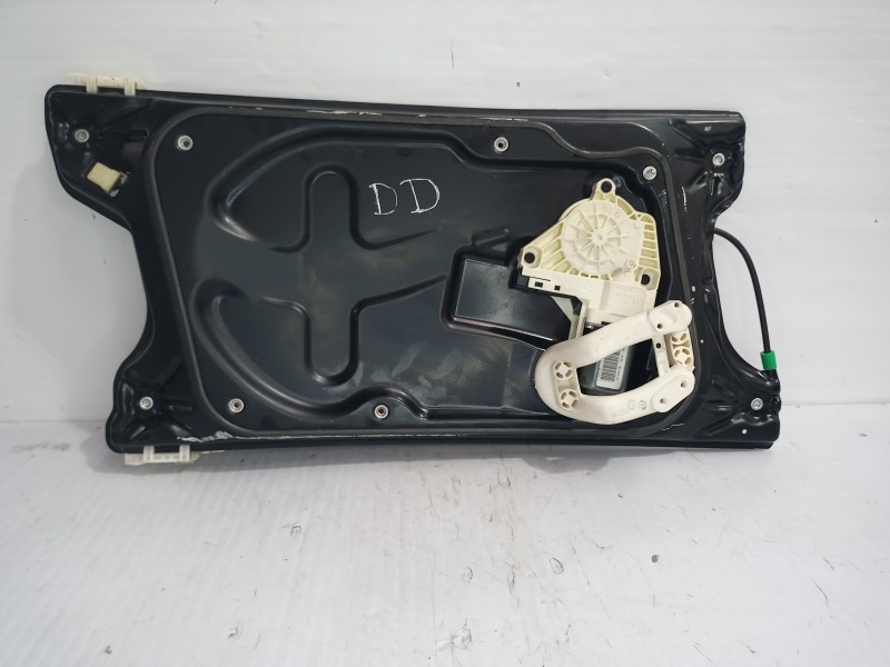 Recambio de elevalunas delantero derecho para land rover discovery 4 tdv6 hse referencia OEM IAM LR013865  