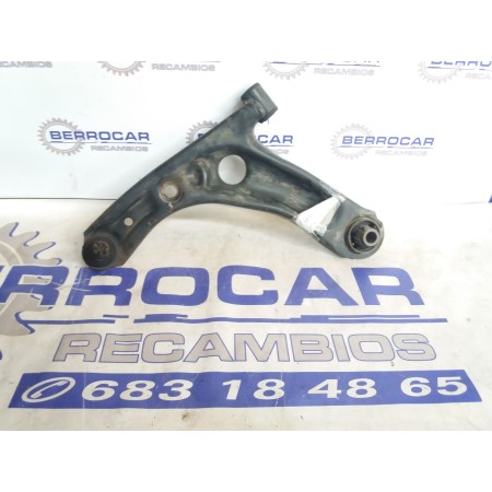 Recambio de brazo suspension inferior delantero izquierdo para peugeot 107 1.0 cat (384f) referencia OEM IAM 3520Q2  
