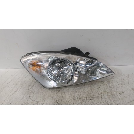 Recambio de faro derecho para kia cee´d hatchback (ed) 1.6 crdi 90 referencia OEM IAM 921021H000  