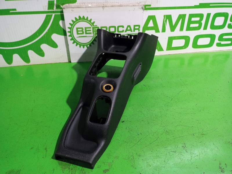 Recambio de consola central para peugeot 206 berlina e-music referencia OEM IAM 9625037977  